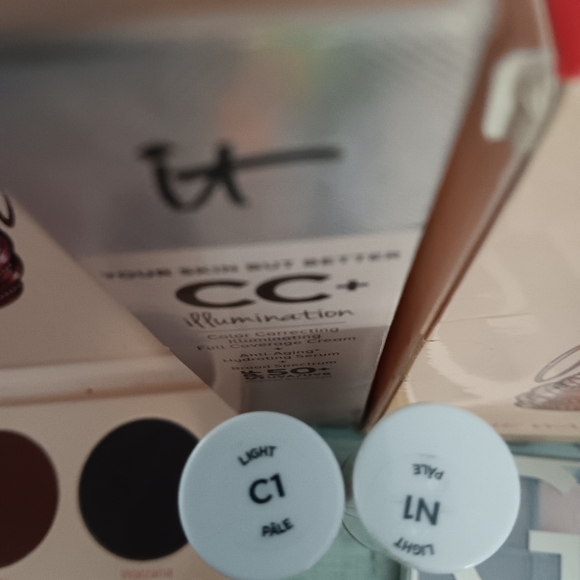 New Makeup bundle - Picture 4 of 5